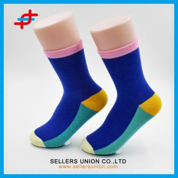 Chaussettes pour hommes colorées en gros en coton personnalisé/chaussettes d&#39;école de couleur bonbon